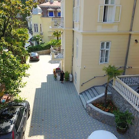 Apartments Villa Atta Opatija Exterior foto