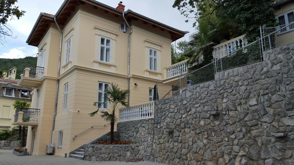 Apartments Villa Atta Opatija Exterior foto