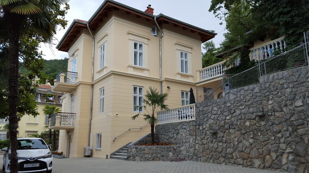 Apartments Villa Atta Opatija Exterior foto